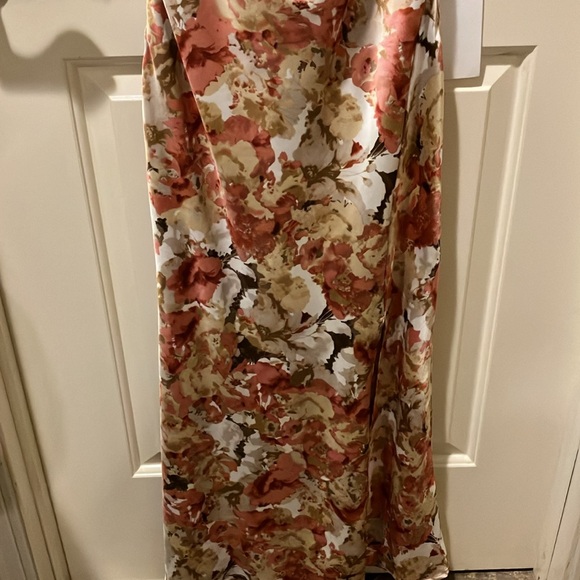 EUC UTNISA Size M Satin Slip Dress, Spaghetti Straps Lingerie Adjustment Pretty - Picture 2 of 7